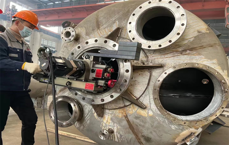 Máquina de refrentado de bridas de 6″-40″ en taller