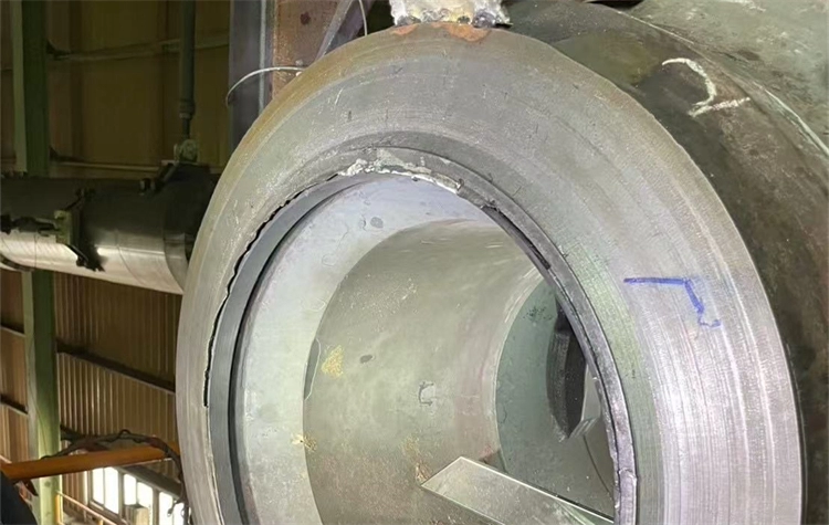 Trabajo de corte y biselado de tubería de pared gruesa de más de 90 mm