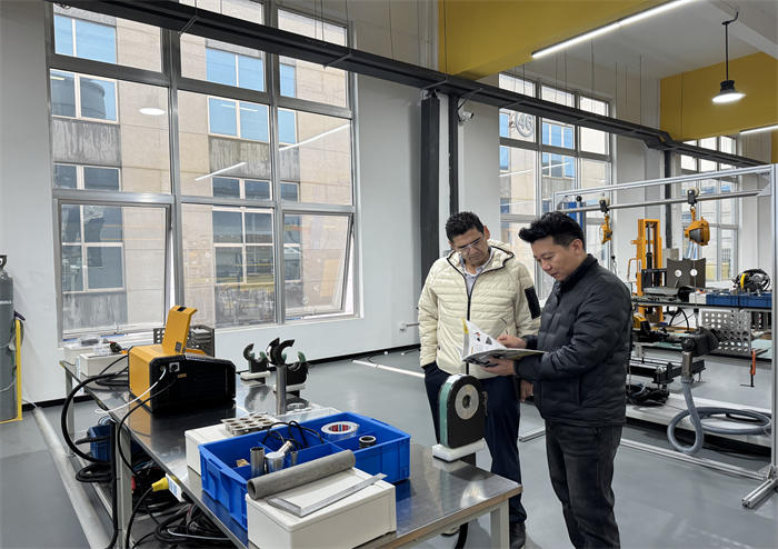 Un cliente de M&eacute;xico viaja un largo camino para visitar